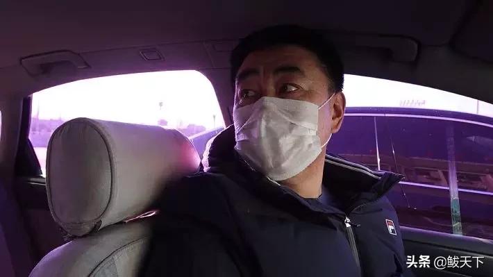 「*党**旗在防疫一线飘扬」社区书记惠炳东：“妈妈对不起！*党**员必须在一线！”