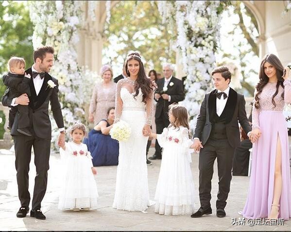 小法孩子和梅西孩子,梅西抱小法女儿