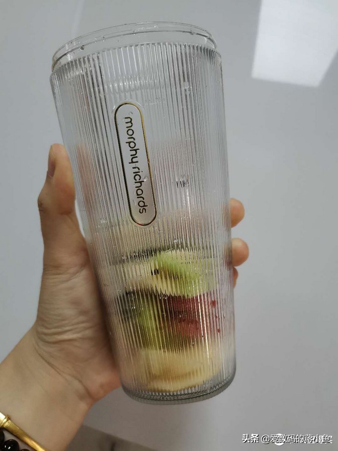 夏天来了做一下冰淇淋,摩飞榨汁机榨甘蔗