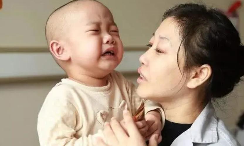 儿童被鸡抓伤长出鸡脚,小孩被鸡抓伤会留疤吗