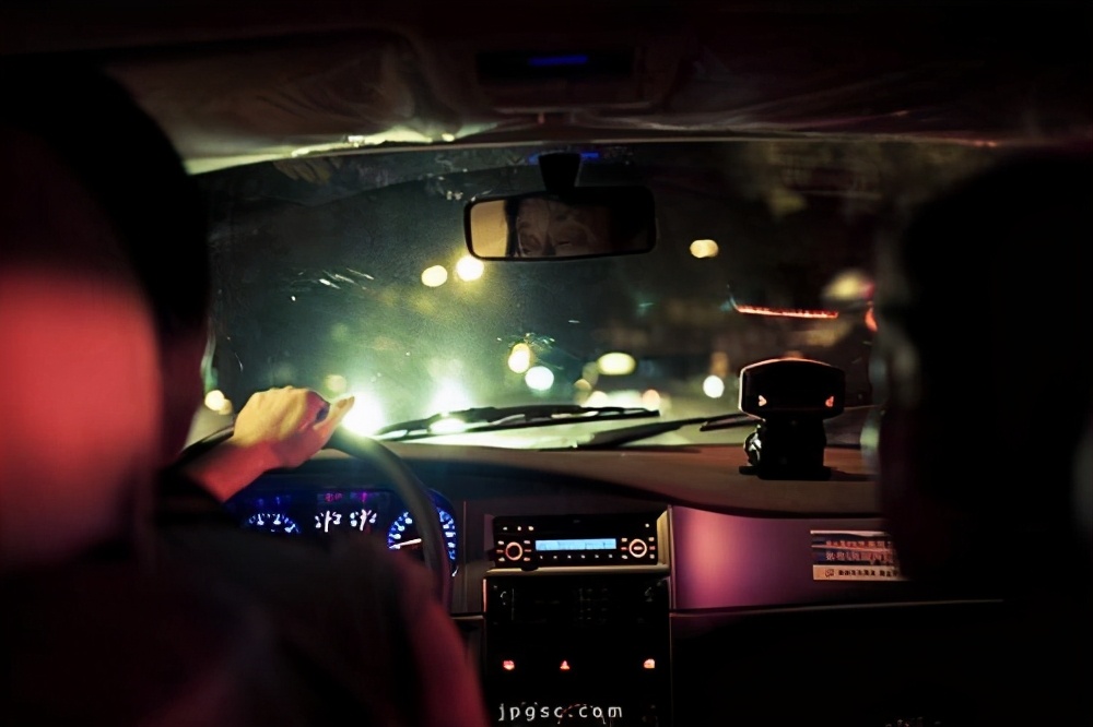 滴滴快车大神一个月多少流水,滴滴老司机分享经验一天流水900