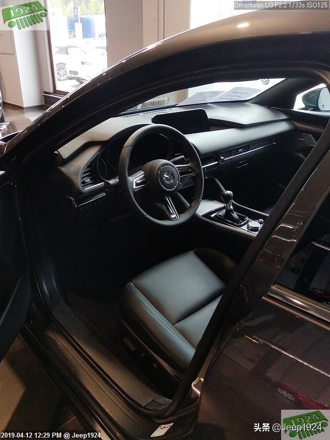 欧洲4S店实拍系列之Mazda,1---马3，我眼里最帅的两厢车