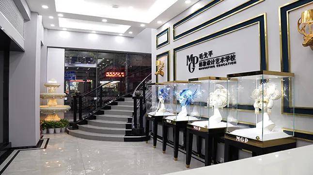 刘晓庆御用化妆师,刘晓庆化妆师最新作品