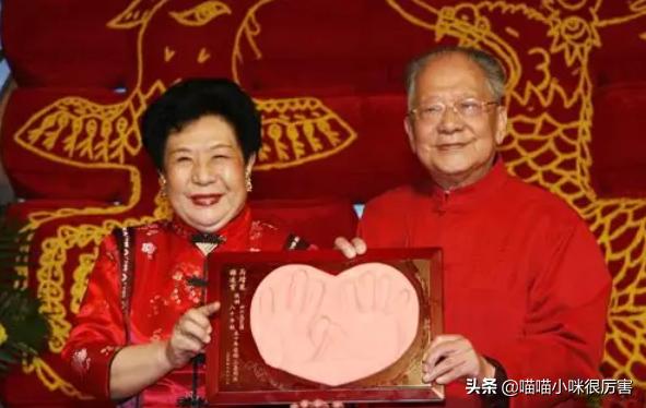 谢东是谁和侯宝林生的,谢文东父母知道身份的视频