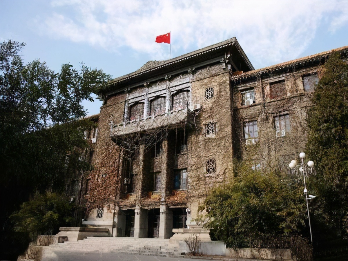 新中国成立后建立了几支海军部队,2002年前军队院校有哪些