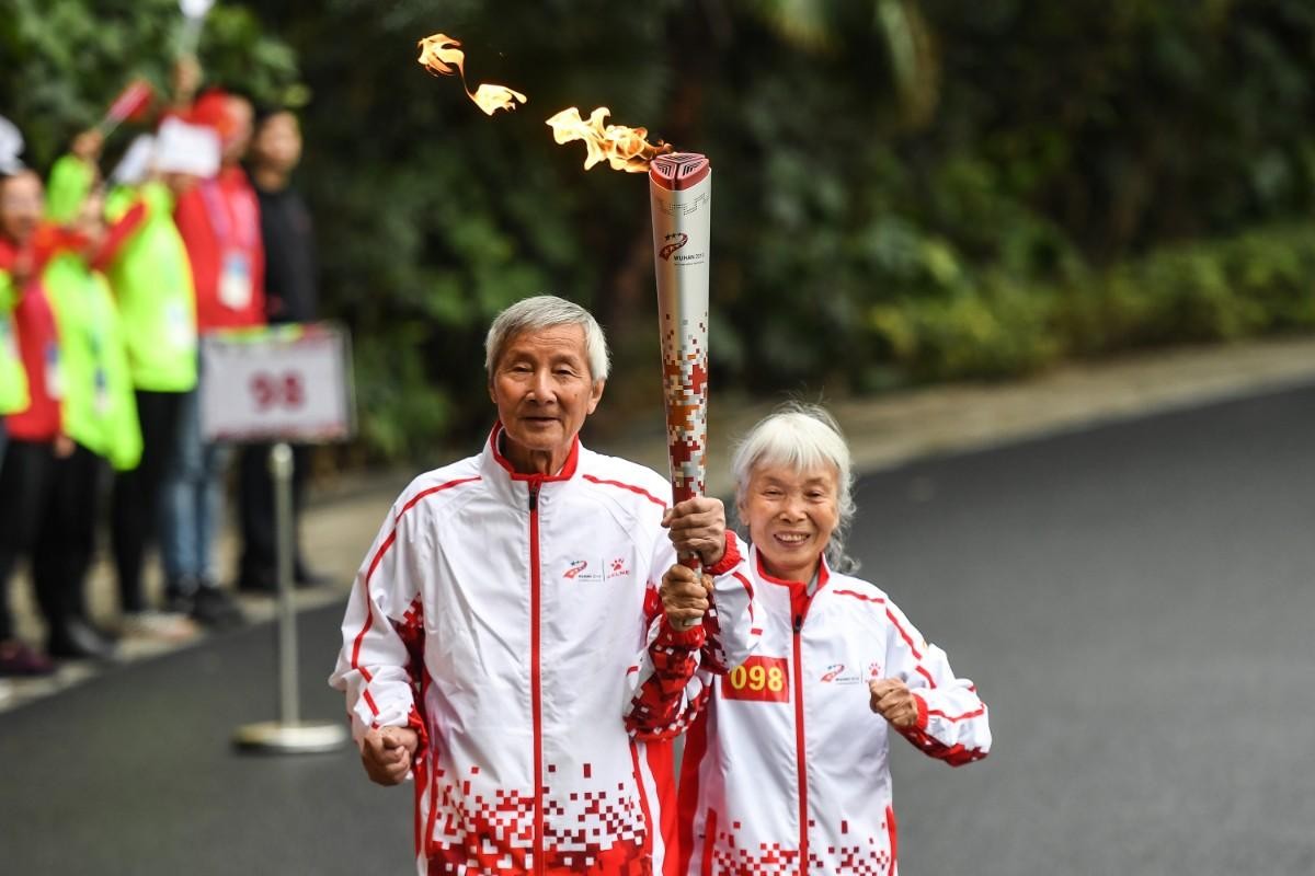 87岁退役老兵捐款5万元,85岁老人捐款一千万是什么纪录片