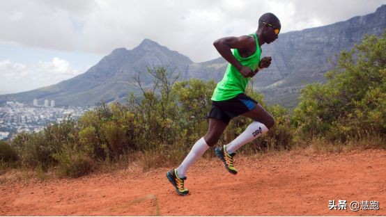 鞋舒不舒服只有脚知道下一句,鞋舒不舒服只有脚知道