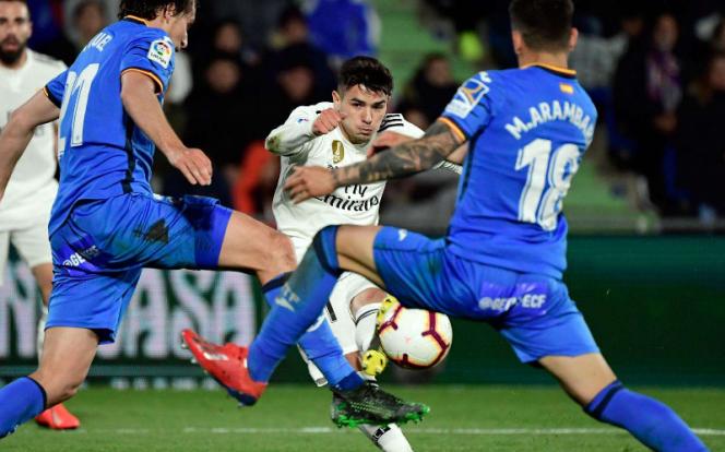 周一竞彩足球进球比分,法乙最新比分及积分榜排名葡超