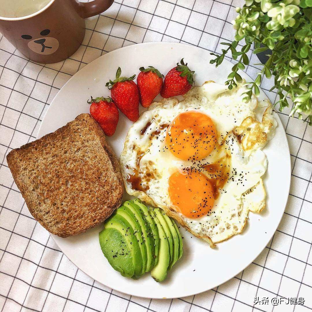 适当补充碳水化合物更有利于减肥,减肥是要注意碳水的摄入还是脂肪