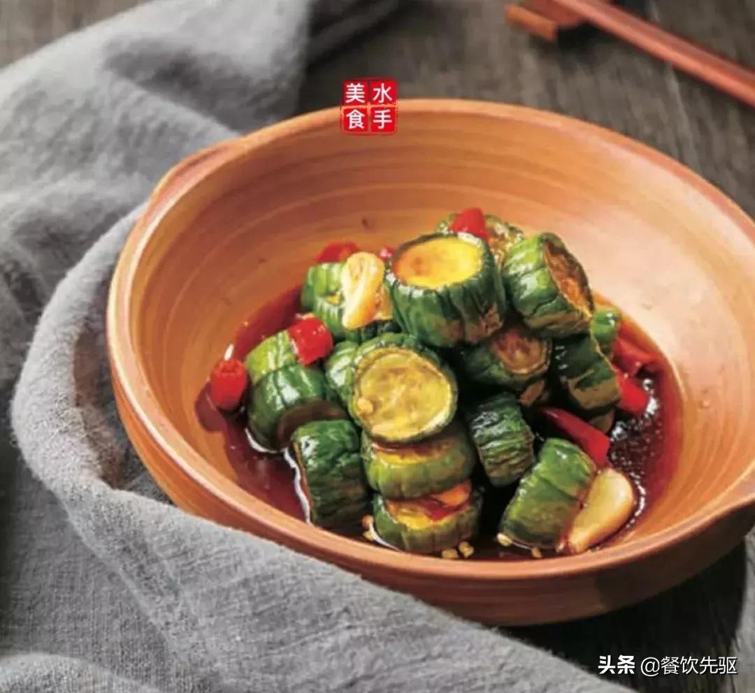 45款酱汁附冷菜热菜等菜品推荐,23种西餐中常用的冷菜与热菜酱汁