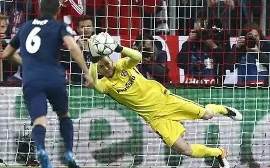 足球各球衣号对应的最佳的球员,最有意义的足球球衣号