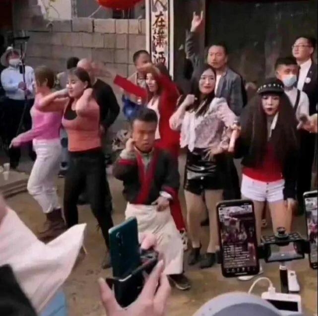 吴亦凡都美竹事件，大家忽略了这一点