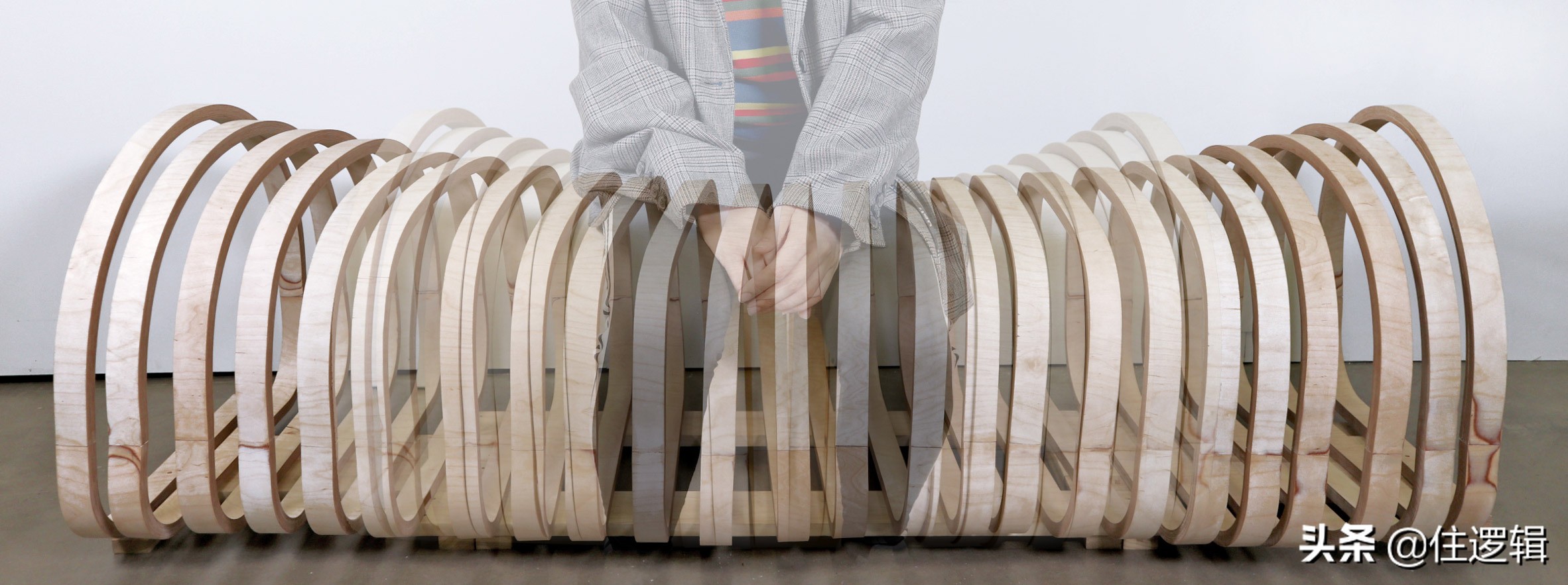 全球设计事件|LV绿了、北京机场方案火了、椅子变身“棺材”...