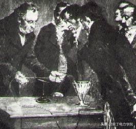 世界上最早的电是怎么来的,第一代电视的发展史