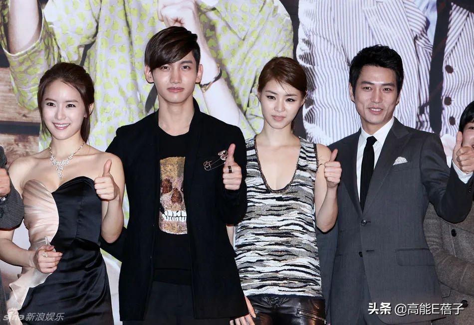 穿着婆婆裤子躺在公公腿上，《放羊的星星》女主刘荷娜被嘲了