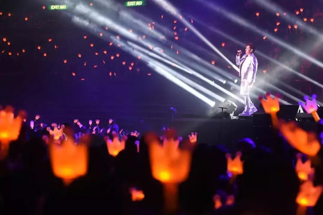 谭咏麟笑唱人生40年音乐派对,银河岁月40载演唱会谭咏麟北京站