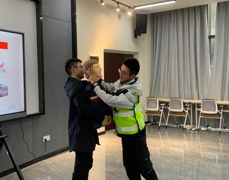 心脏的律动—智能工程学院蓝天应急救助志愿服务第38期活动