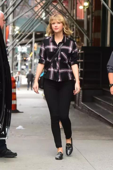 屁股大腿粗梨型身材适合什么裤子,梨形身材腿粗屁股大的裤子