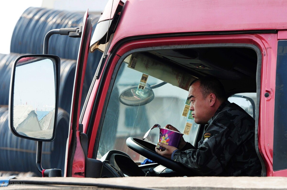 货车司机月入过万是真的吗,澳大利亚货车司机年薪多少钱