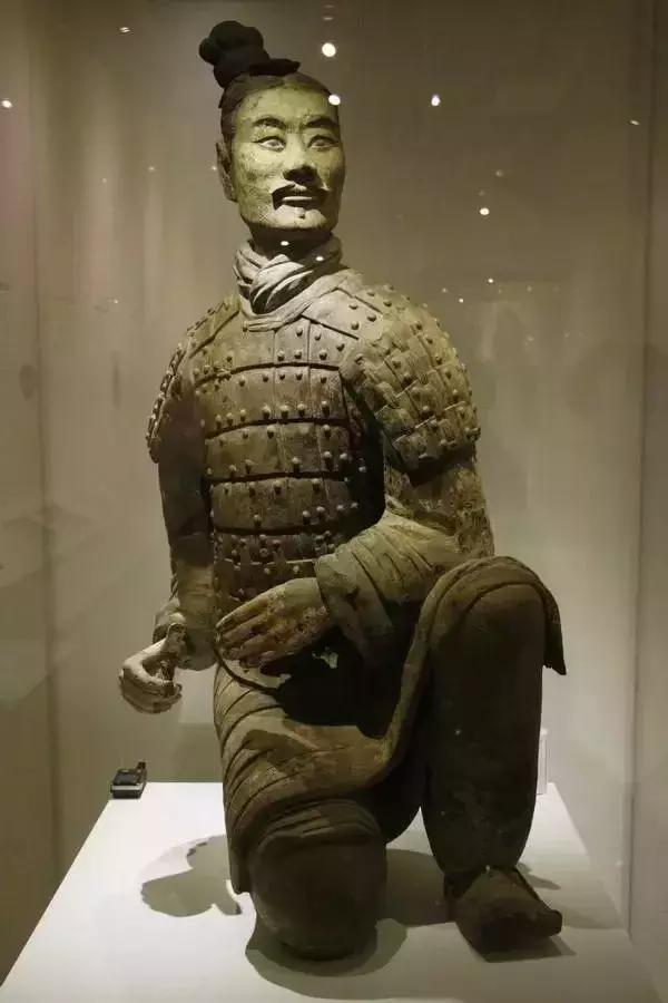 兵马俑掉色的那一瞬间,兵马俑不掉色复原图