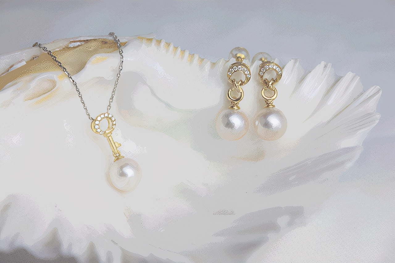 香逸中央9.19-9.20金秋选房节，“蟹”逅璀璨中秋，等您来打卡