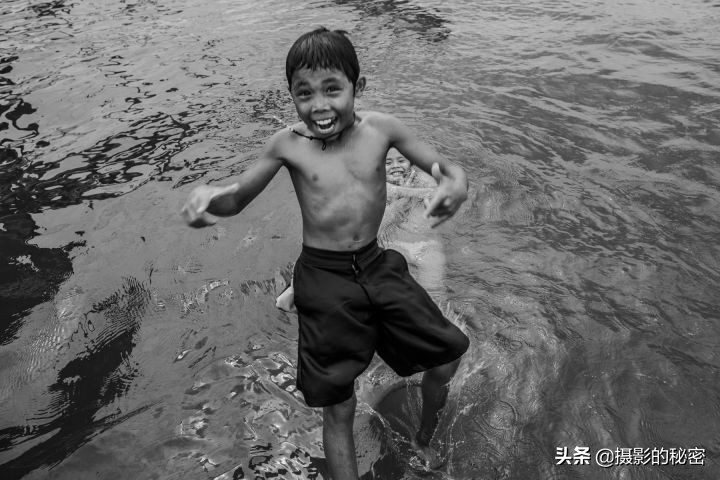 初学摄影应该买什么价位,新手小白学摄影应该从哪里下手