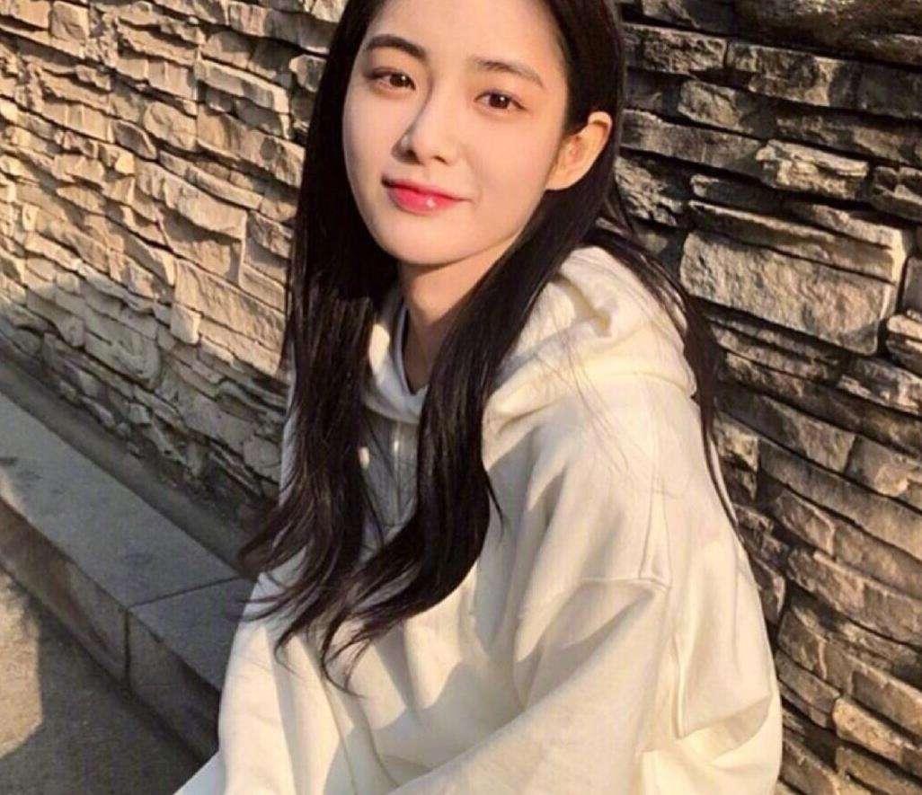 网模出道的她成为新一代整容模板！这张脸看着好舒服