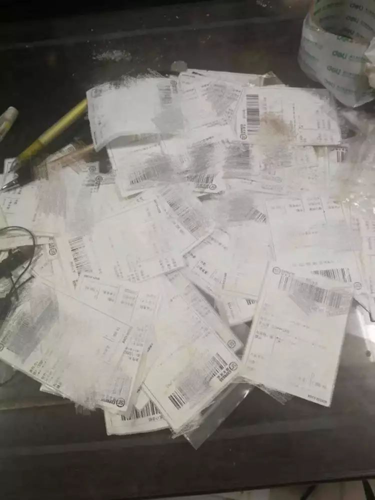 厨房满是油渍的视频,厨房全是油污