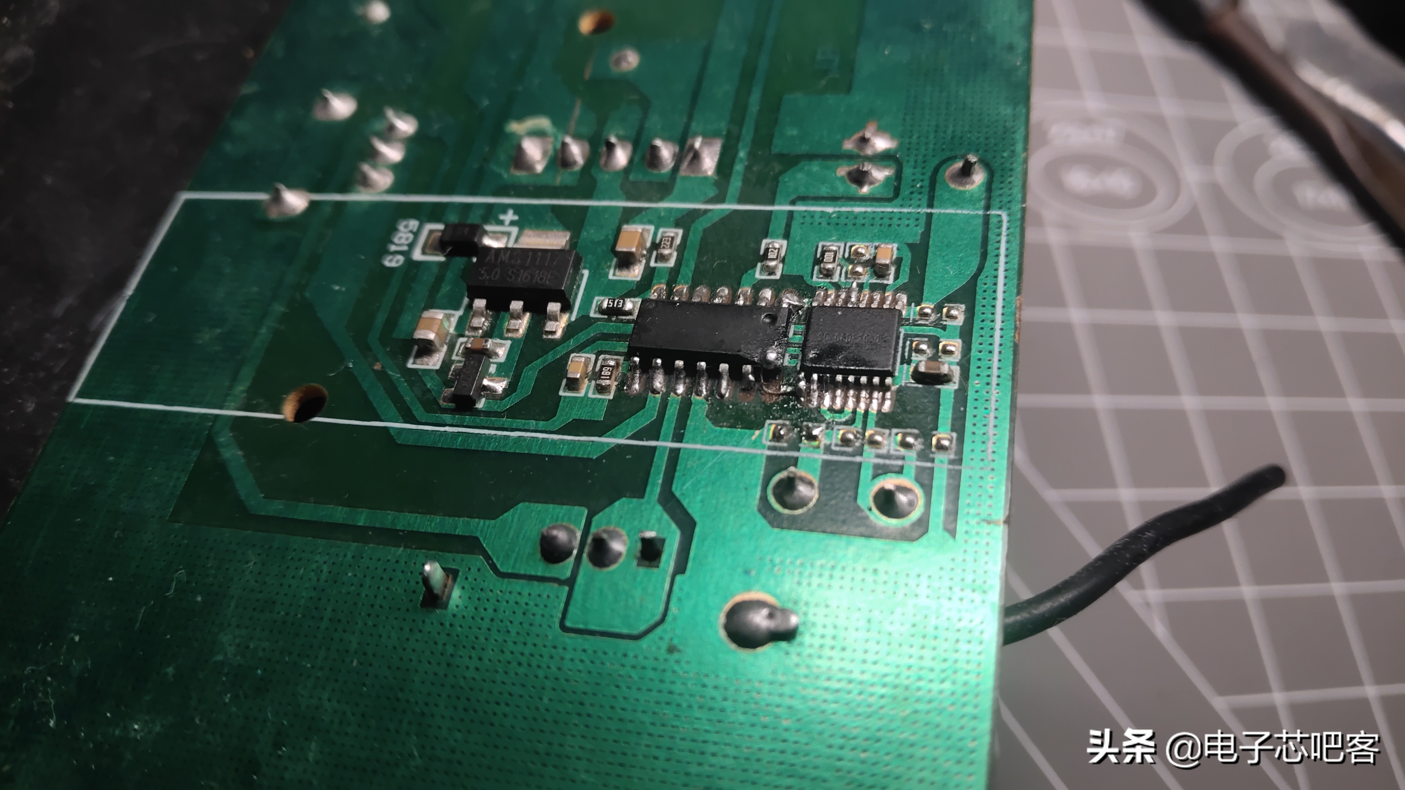 修复严重损坏的飞机,遥控飞机遥控器坏了怎样修复