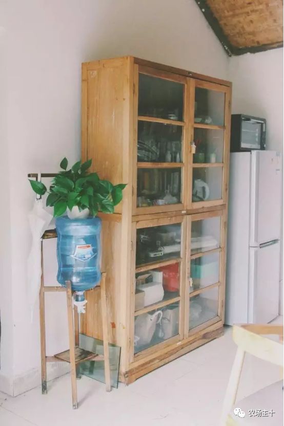 总共花了不到700元改造的废弃小院,花4万改造房子