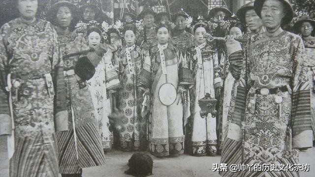 珍妃为什么被慈禧扔进井里,珍妃为什么被皇上扔井里