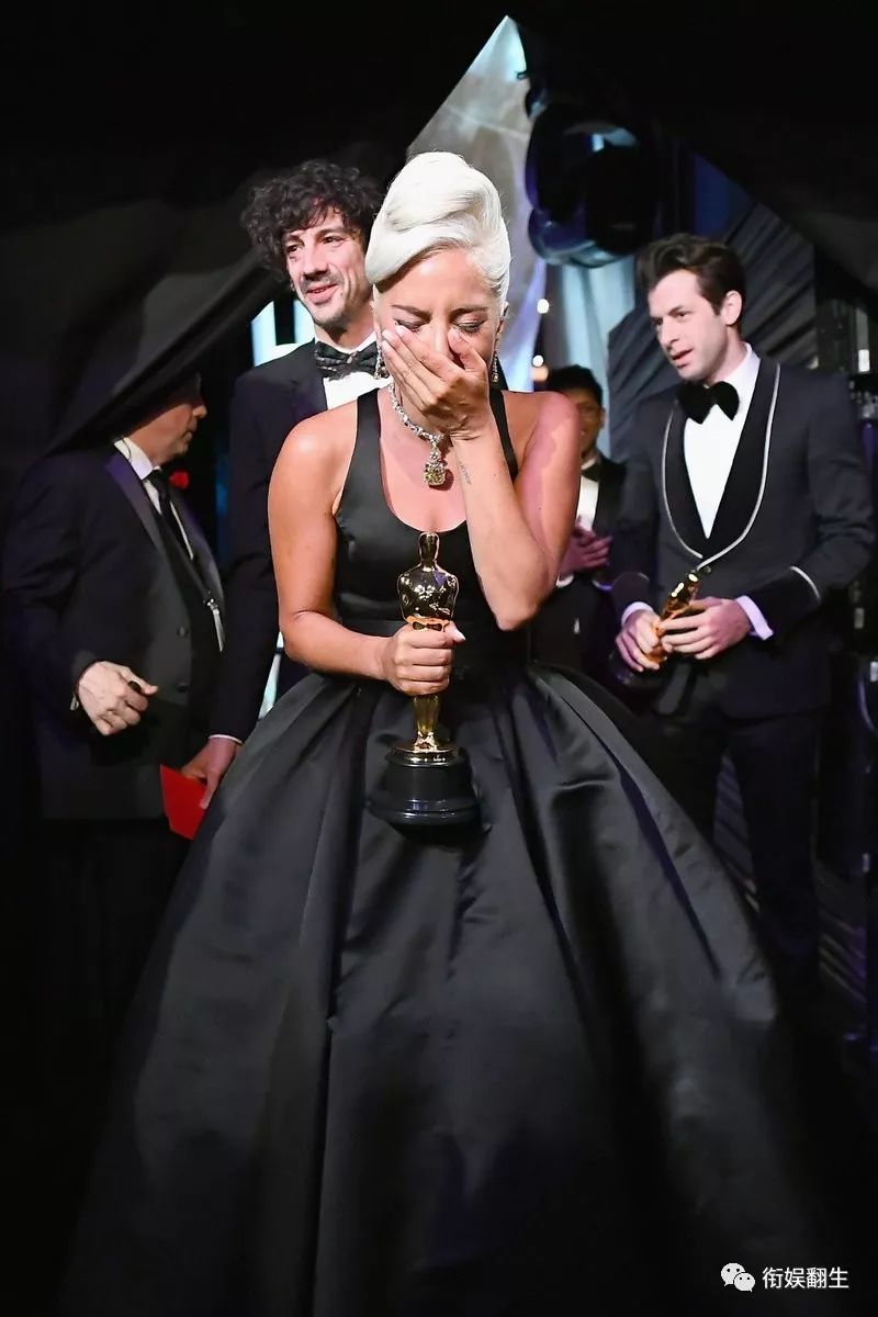再想想昨天的奥斯卡，是不是记住的只有她！
