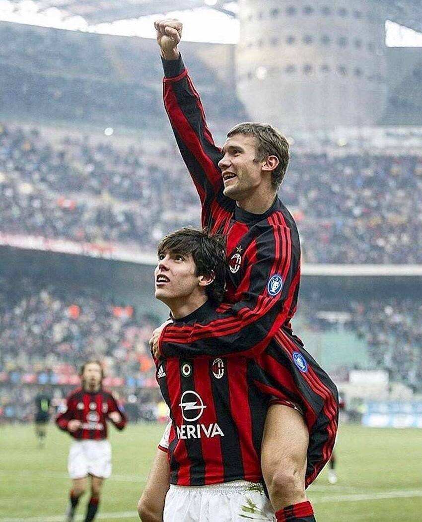 足球十大帅哥卡卡,足坛十大帅哥第一名卡卡