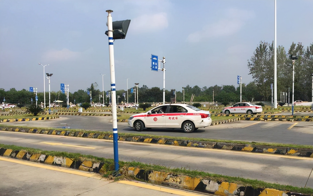 交管12123把c1改成c1d,考了科一在交管12123把c1改成c2