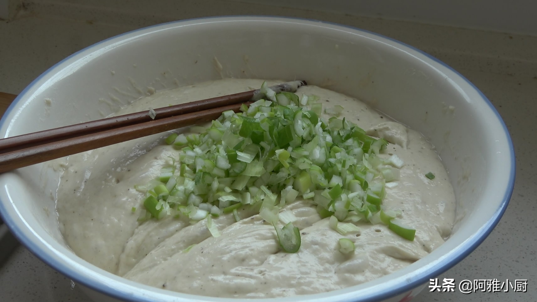 早餐别出去买了教你鸡蛋饼新做法,早餐别出去买了试试这样做