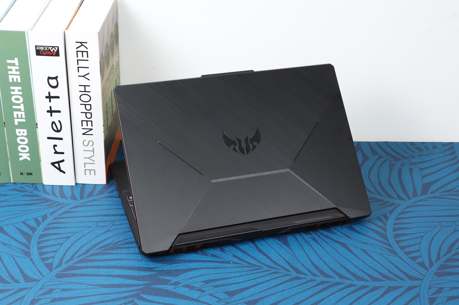 华硕飞行堡垒8代游戏测试,华硕飞行堡垒8游戏试玩