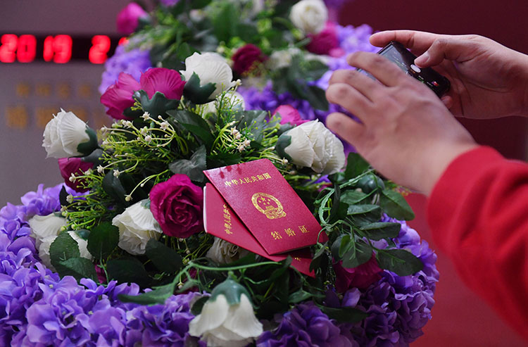 异地领证登记需要什么证件,东莞异地结婚证需要什么证件