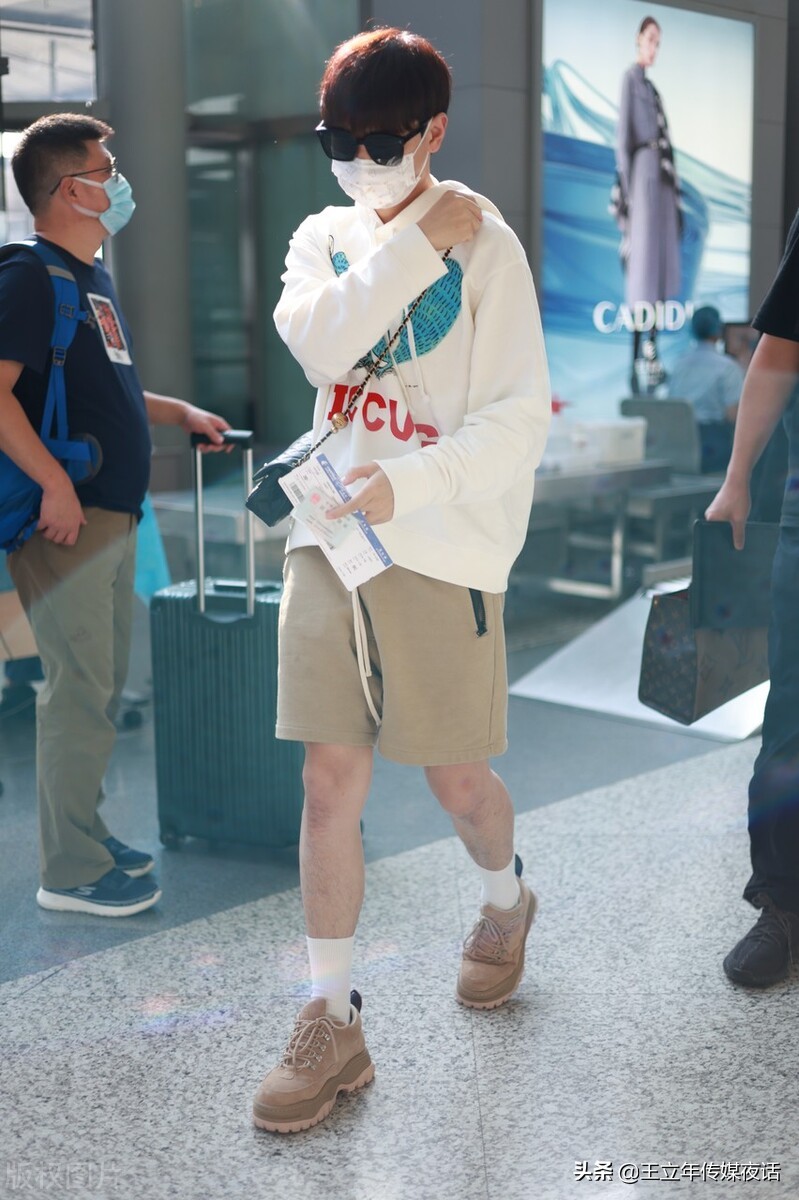 汪苏泷弗斯特专辑销量,汪苏泷微微一笑很倾城领奖现场