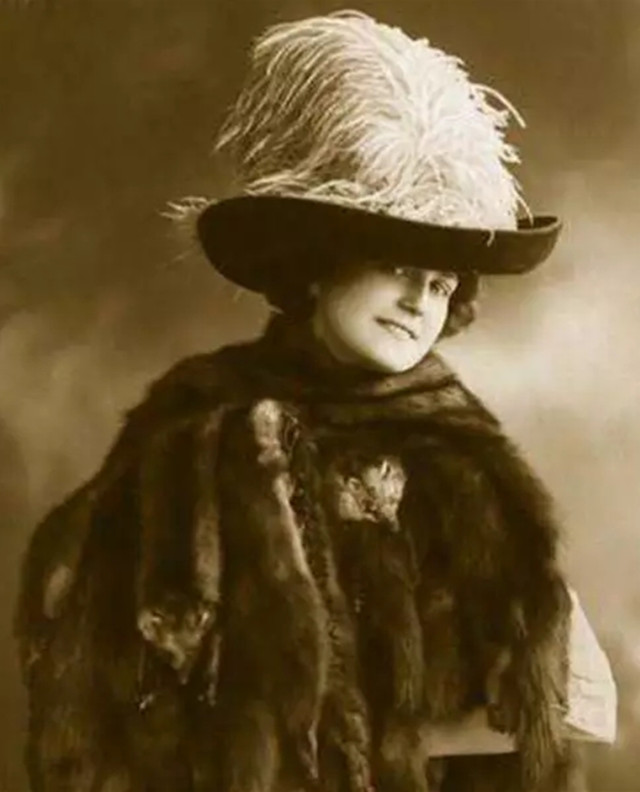 皮草怎么穿不土气,皮草怎么穿搭不土