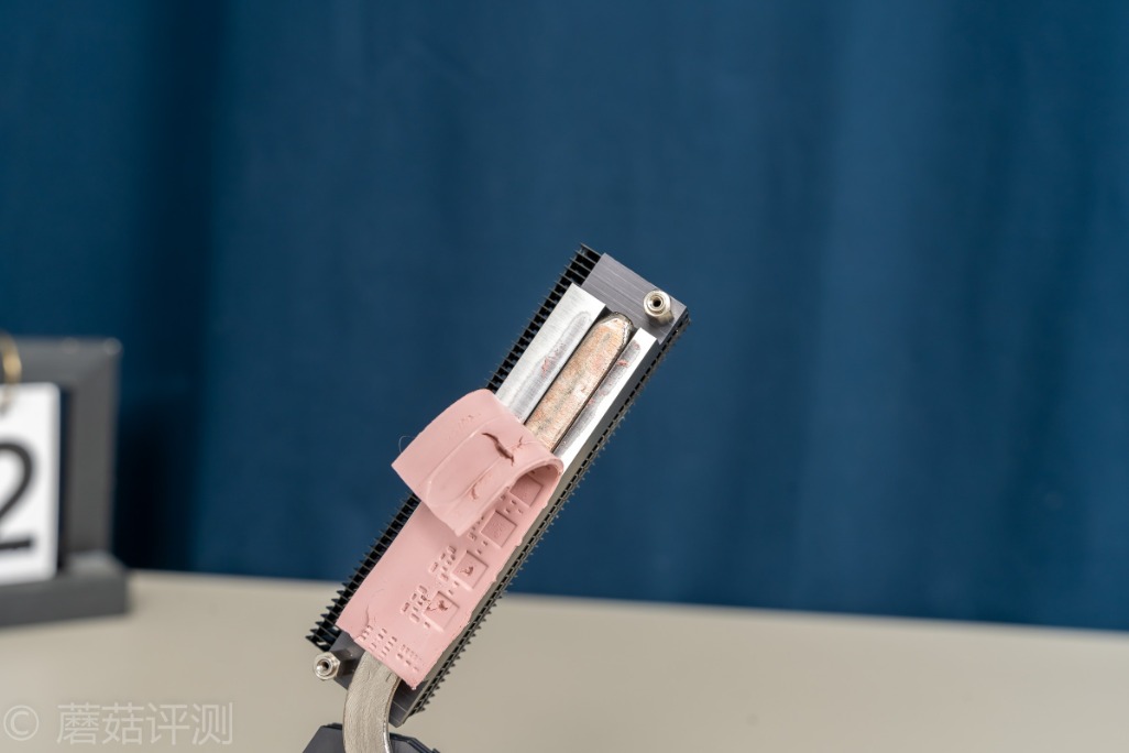 技嘉z490aorusproax主板多大,技嘉z490aorusproax是超级雕吗