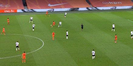 三观尽碎！荷兰主场负意大利，场面比比分更揪心，防线集体梦游