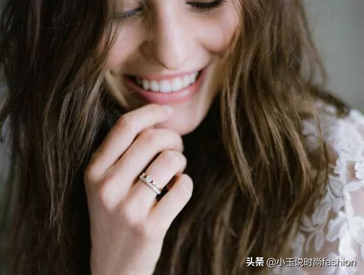 戒指戴在哪个手指上最合适,戒指的戴法和意义男女左右手