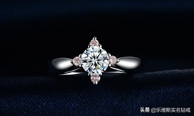 买1克拉钻戒注意事项,怎么让钻戒看起来很闪