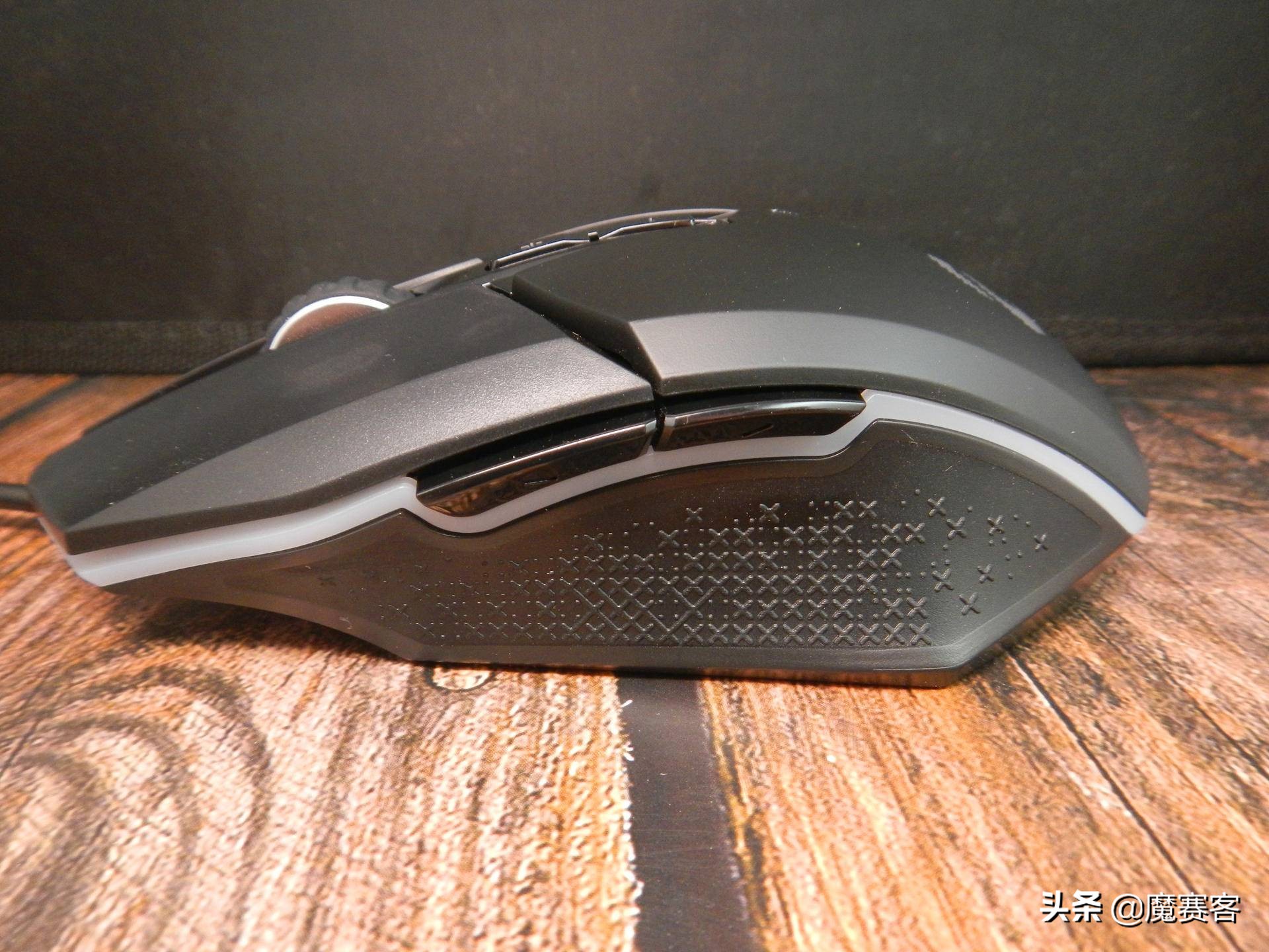 达尔优牧马人鼠标em905,达尔优em915kbs和罗技g502哪个好