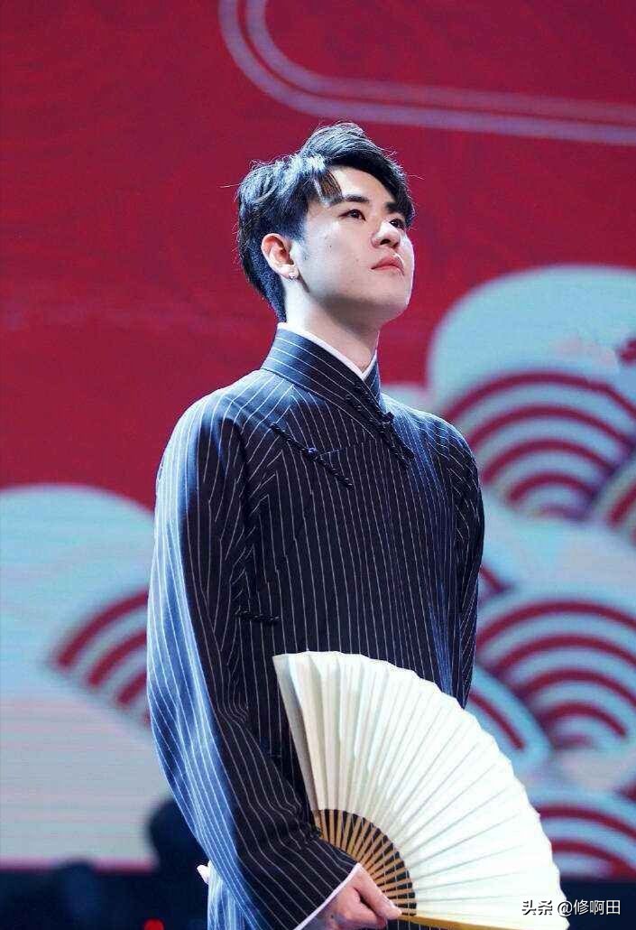 寮犱簯闆峰痉浜戝皬杈効,寰蜂簯灏忚精鍎垮紶浜戦浄