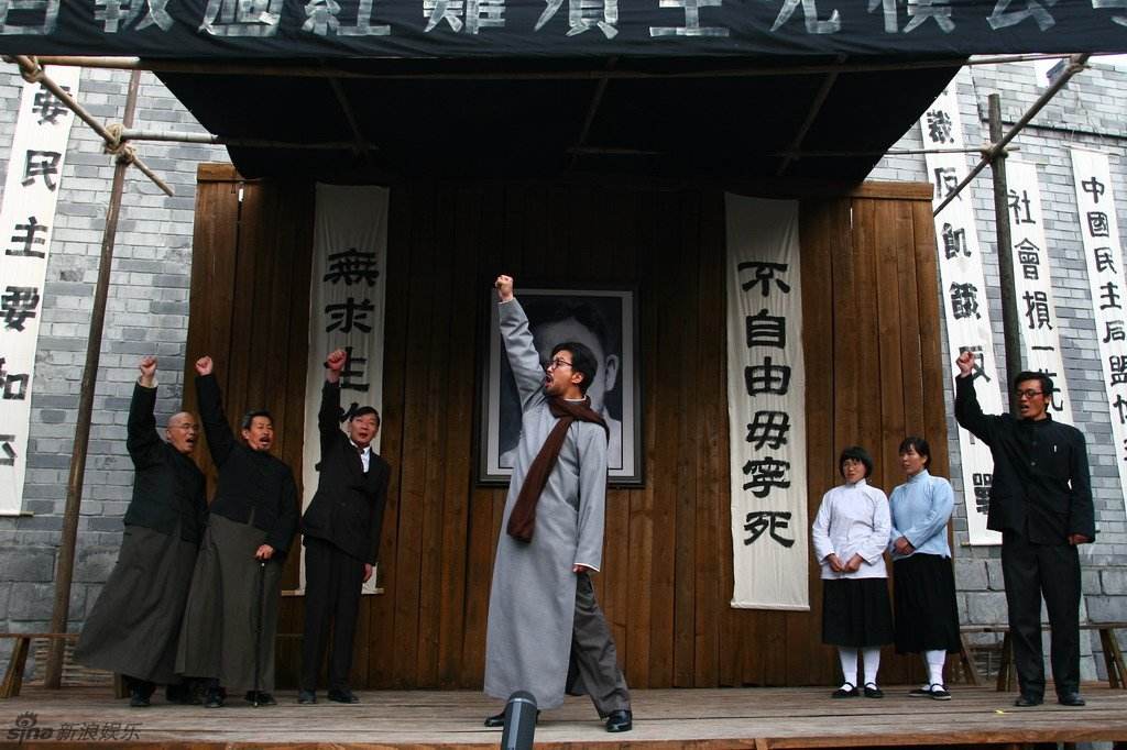 宁死不屈的战斗诗人，闻一多杂文：让良善者振奋，邪恶者丧胆