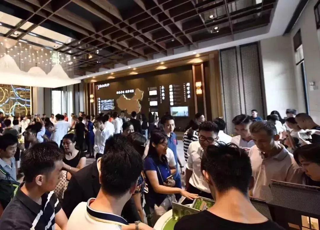 千亩湖公园全景图,公园天幕景观