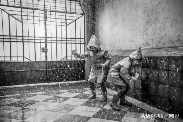 鍚庡ぉ鐢靛奖瑁呭,鍚庡ぉ鐢靛奖涓殑瑁呭