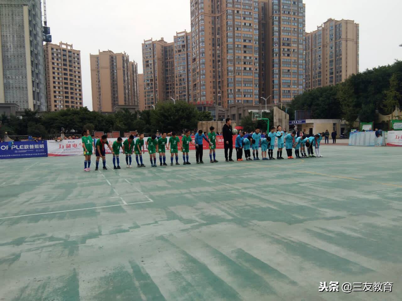 比赛日：苟局长一句“足球青训，我来晚了”，正点亮校园足球梦想