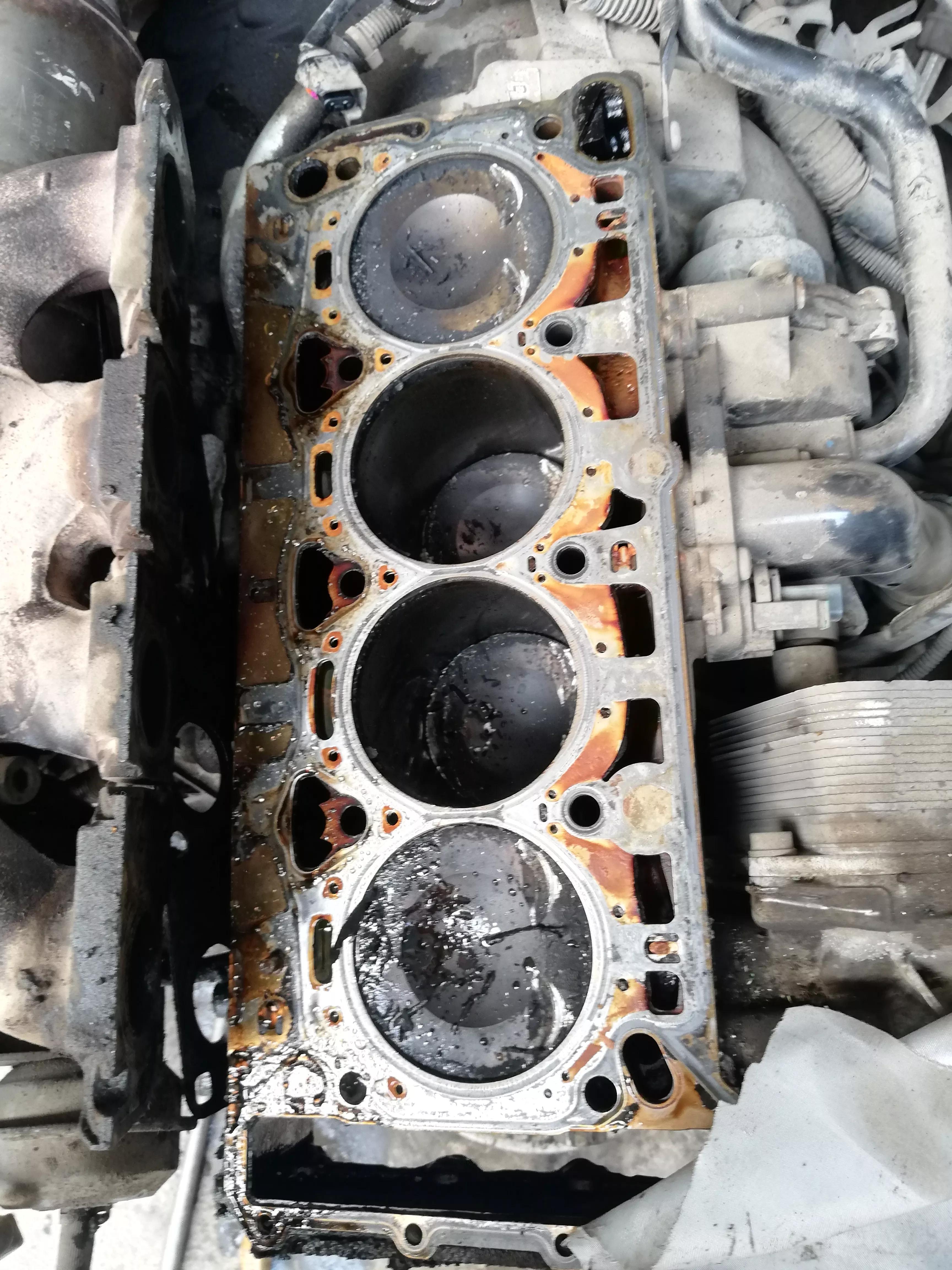 奥迪大众烧机油,怎么发现奥迪车烧机油